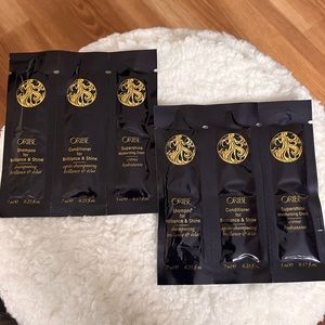 Oribe Shampoo For Brilliance & Shine Set of 2
Sample Packets 0.17 FI Oz New